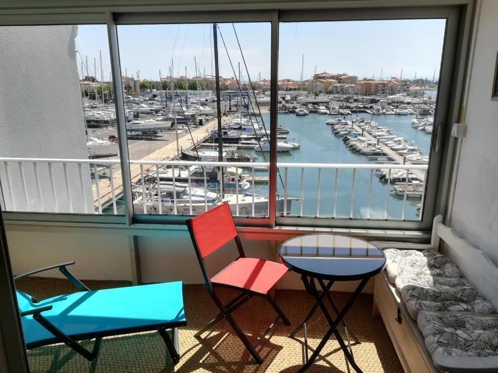 Studio cabine VUE PORT avec piscine, parc, boulodrome et parking privé Agde Exterior foto